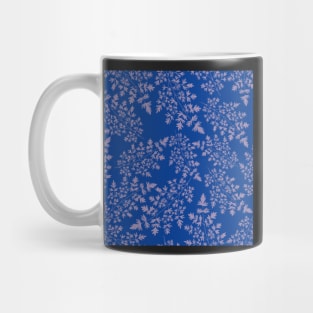 Hedgerow ferns in lilac on blue Mug